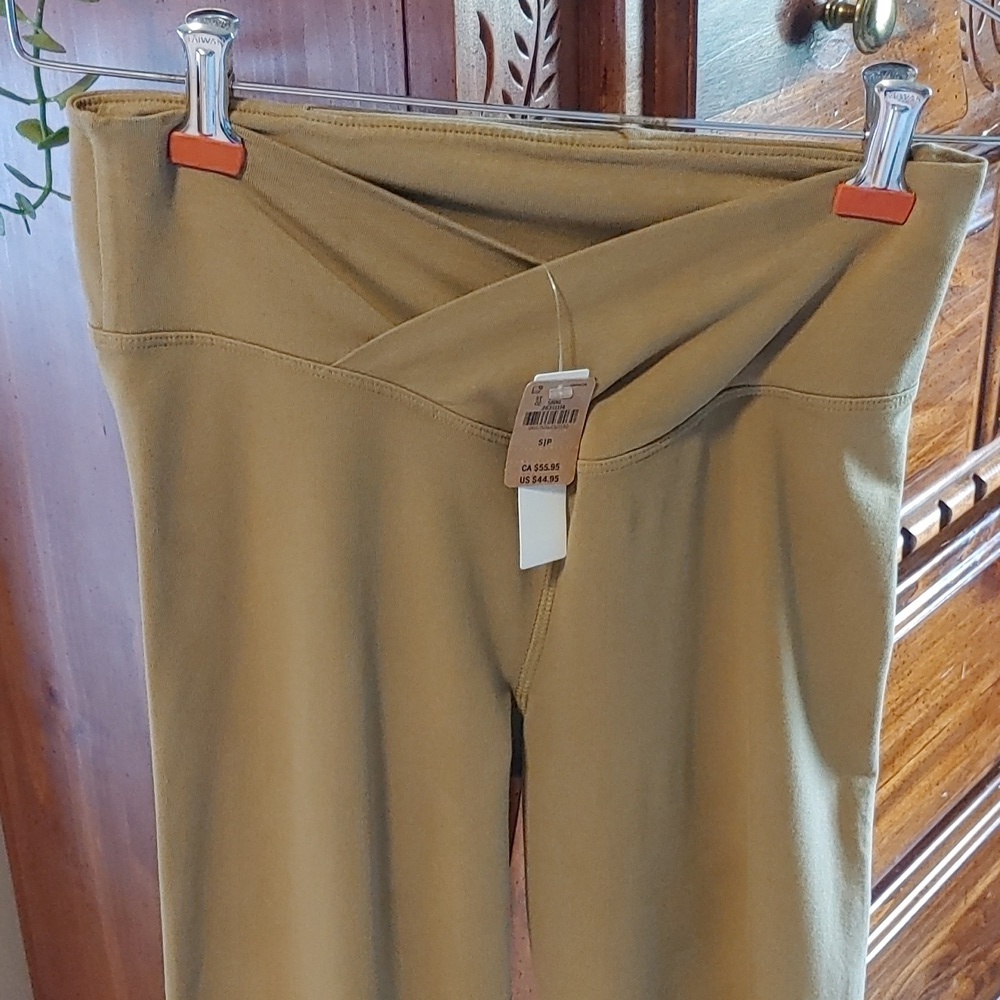 NWT Victorias Secret Criss Cross Khaki Green Flare Yoga Pant Size Small - Picture 2 of 11